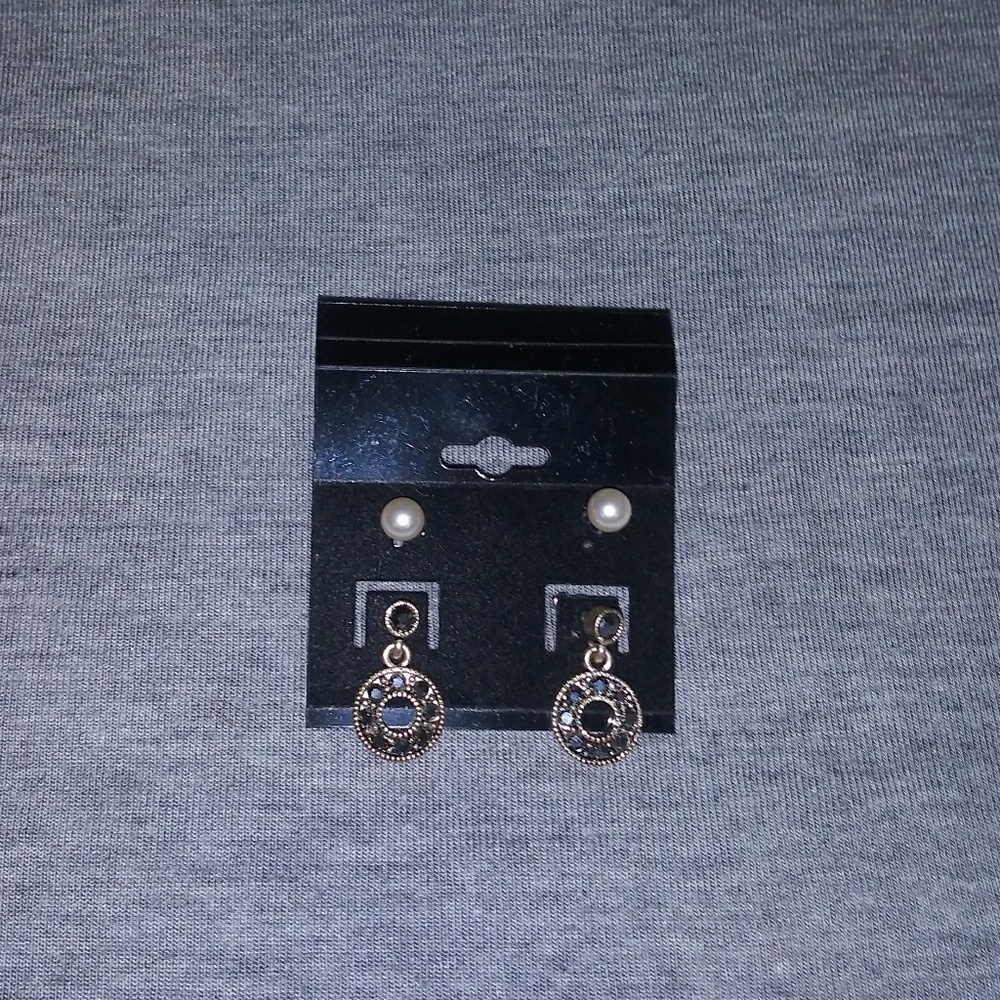 Pearl posts & circle dangles w/ black crystals.